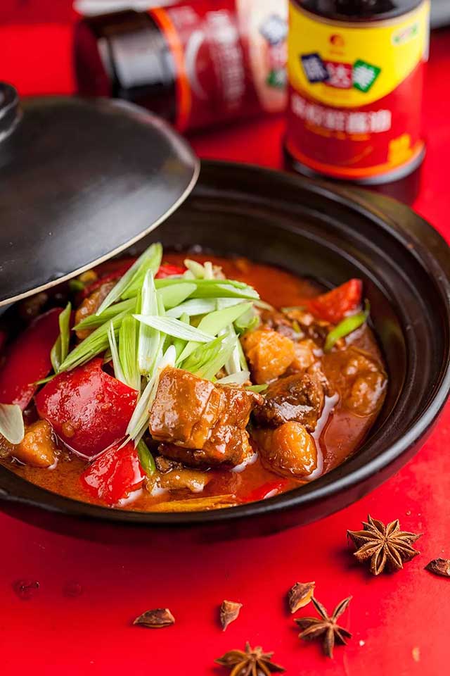 (黃燜帶皮羊肉)